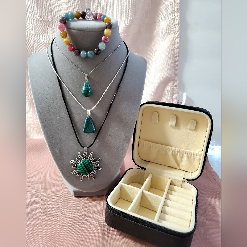 Malachite Necklace Set With Bonus Free Jewelry Case